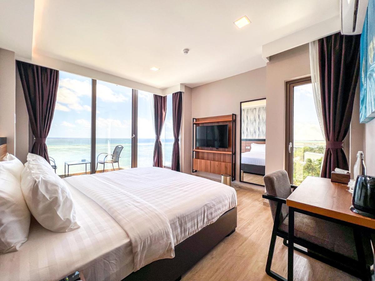 Hotel Triton Prestige Seaview And 4*