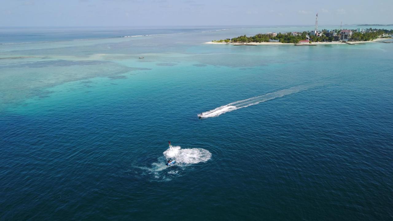Triton Prestige Seaview And 4*