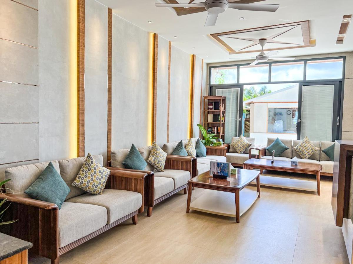 Triton Prestige Seaview And Hotel
