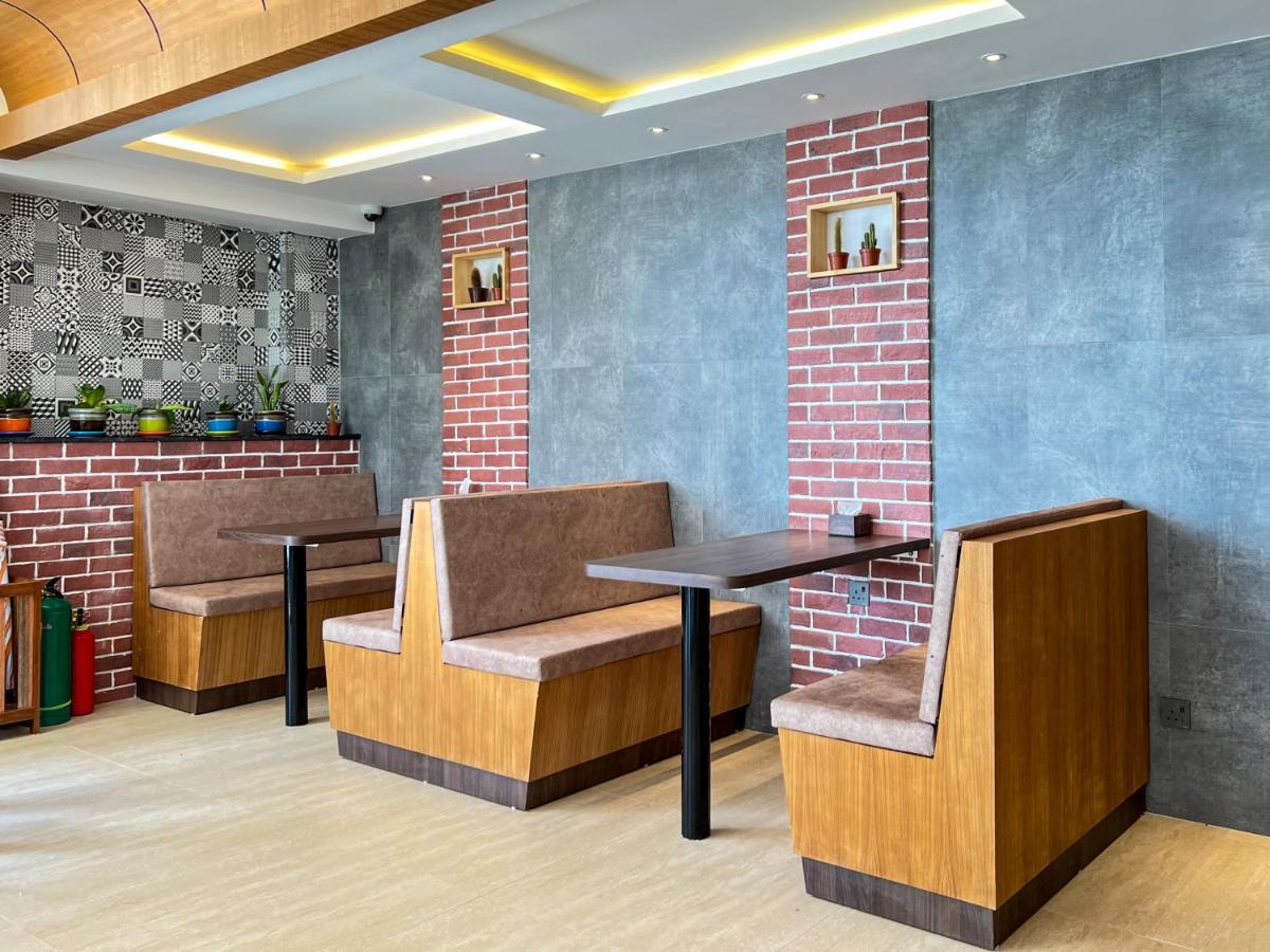 Triton Prestige Seaview And Hotel 4*